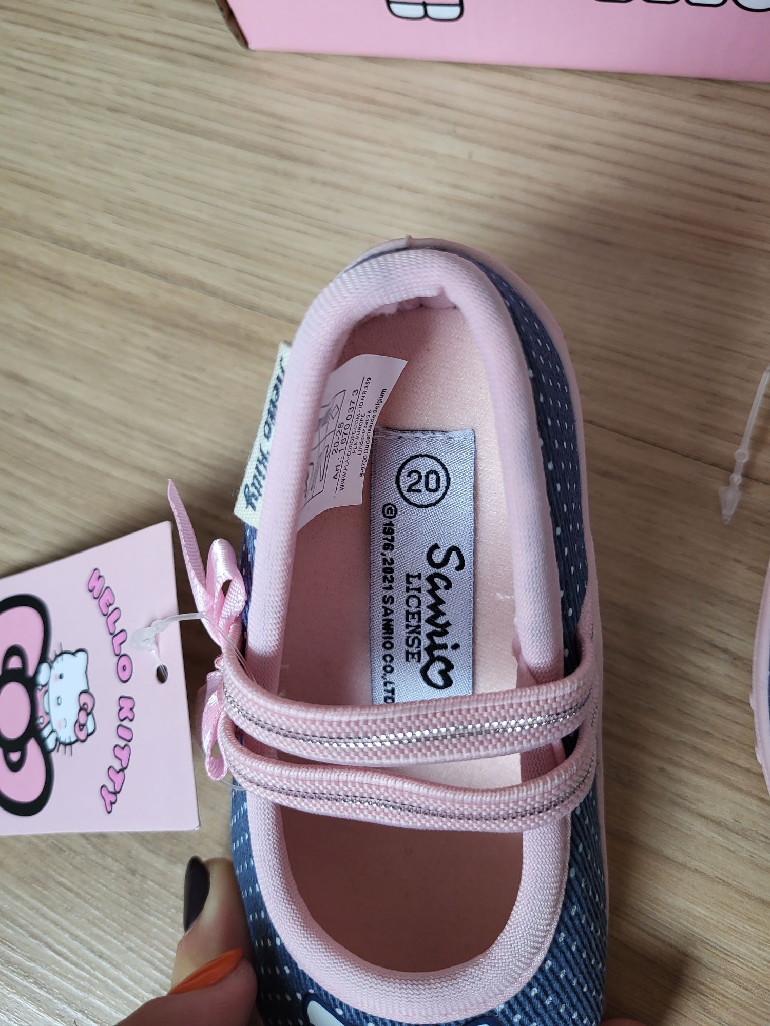 Чисто нови обувки за момиченца