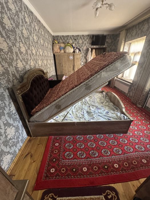 спални мебел сотилади