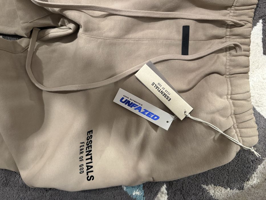 pantaloni essentials foG desert sand