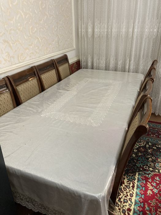 Продается стол и стулья