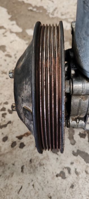 Ходравлична помпа Мерцедес W124 / Sprinter
