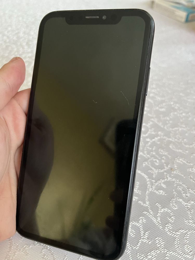Iphone XR заключен
