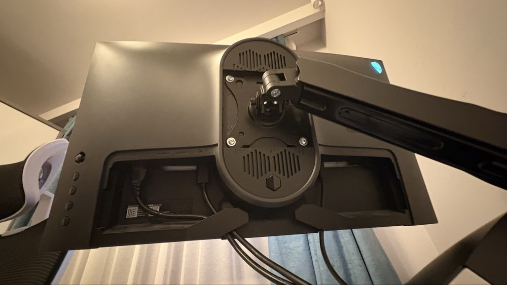Vand Monitor gaming led Alienware folosit, stare excelenta