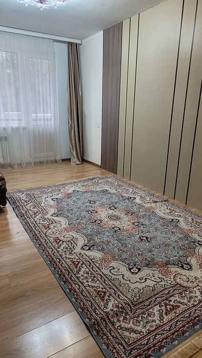 Сдам однокомнатную квартиру районе универмаг 8 школа