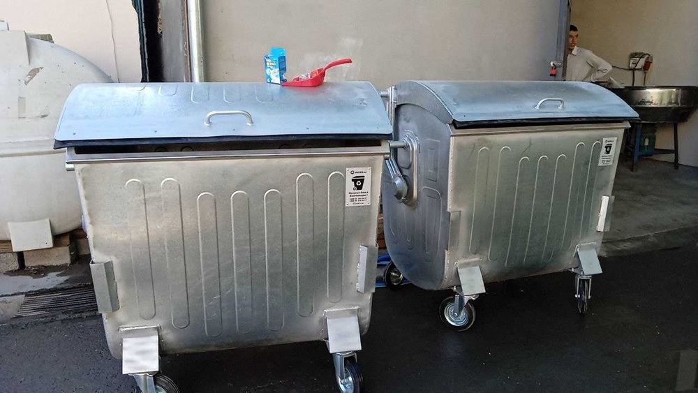 Мусорный контенер и урна  Металичиский Оценковиный