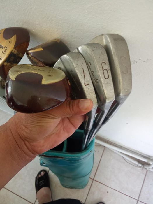 Vând crose de golf