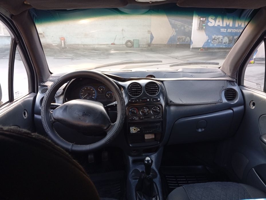 Moshina tayyor mator yangi qilingan yangi prapan quyilgan