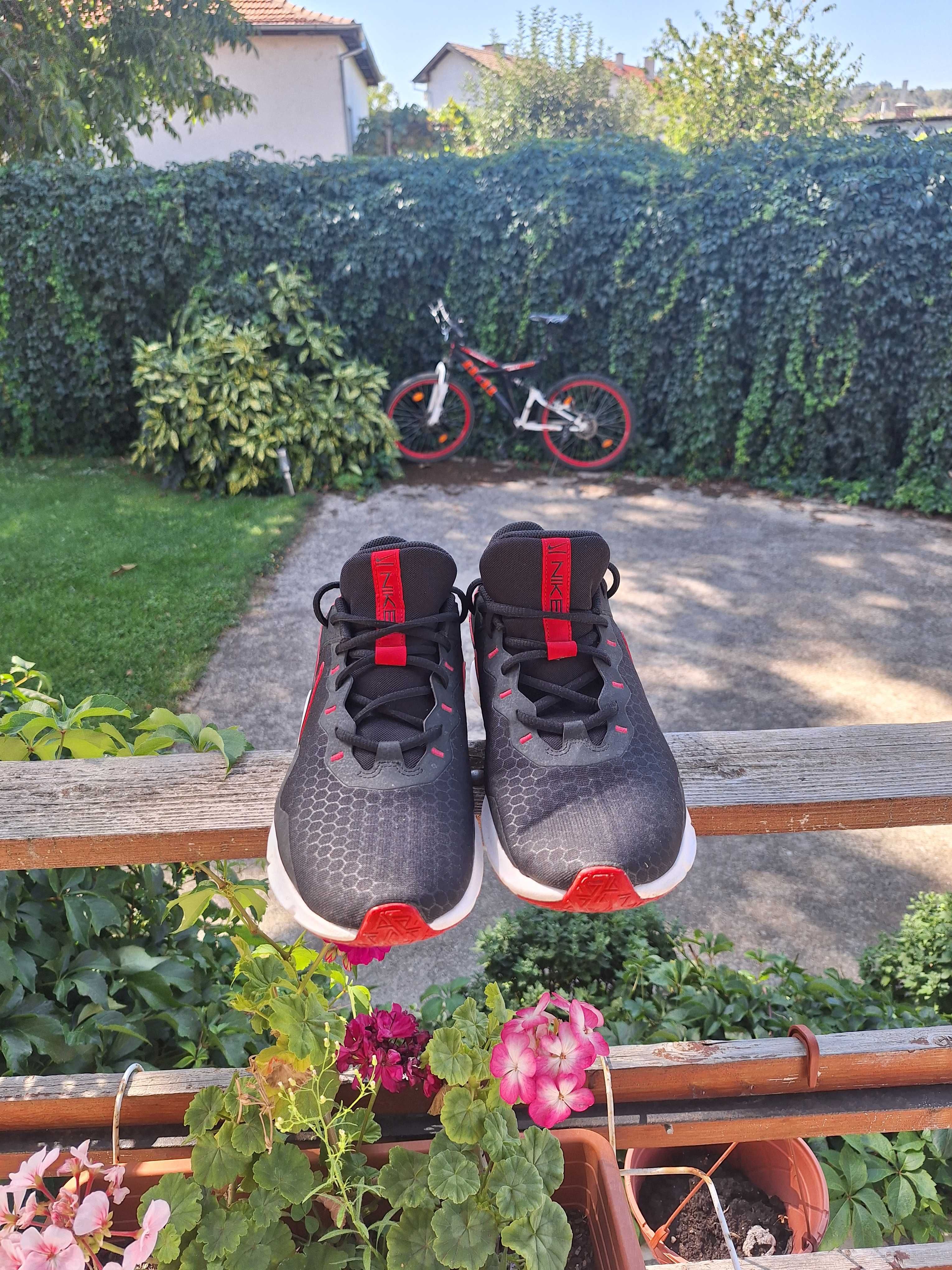 Маратонки Nike чисто нови