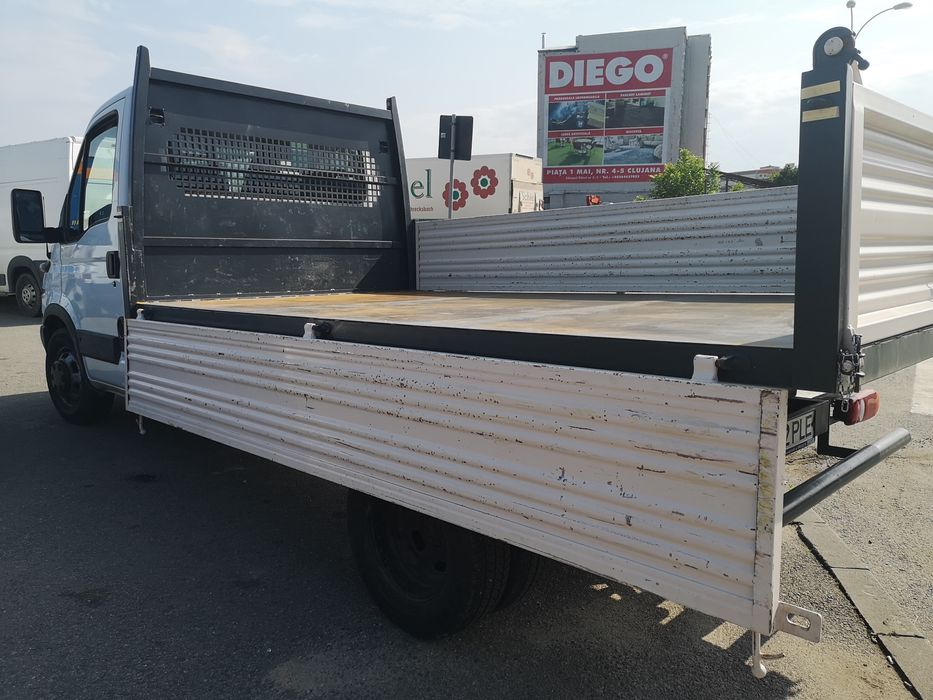 Transport marfa  nisip  pămînt materiale