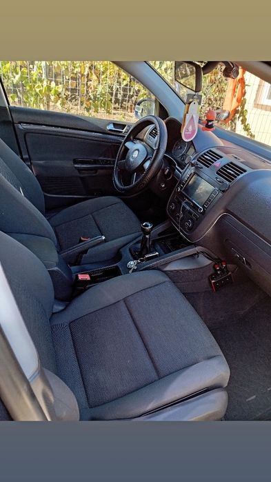 Vând golf 5 1.4 benzină