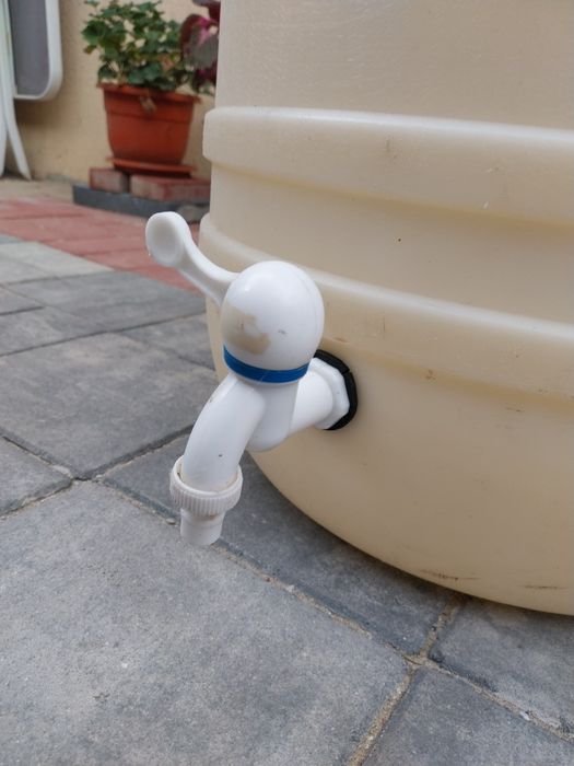 Butoi 60 litri cu robinet