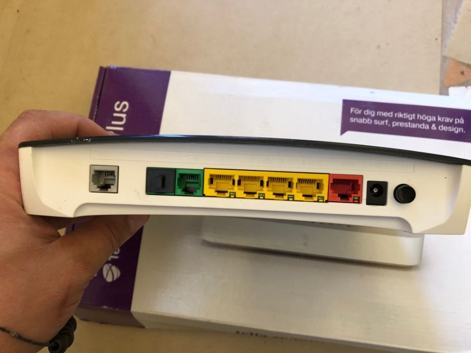 Vand 2 routere wi-fi de la Telia import Suedia - pret 100 lei/buc