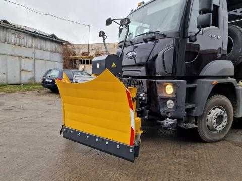 Lama Zapada in "V" pentru Camion