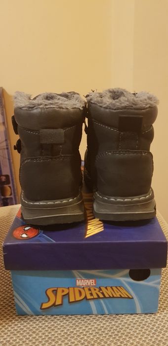 Зимни детски боти