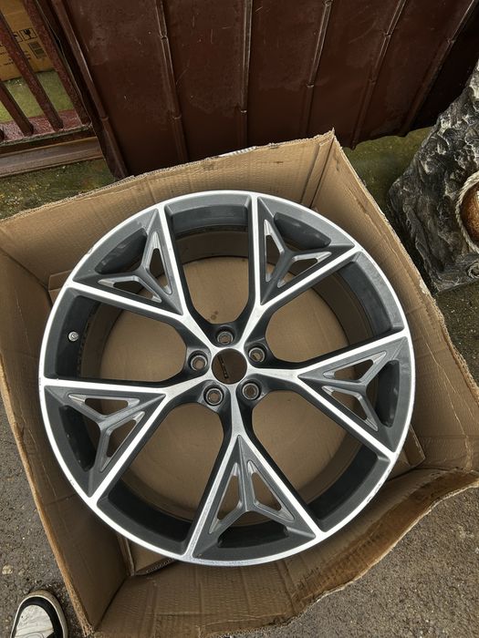 Janta audi Q8/RSQ8 R22