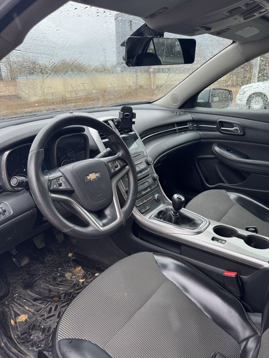 Chevrolet malibu 1 sotiladi
