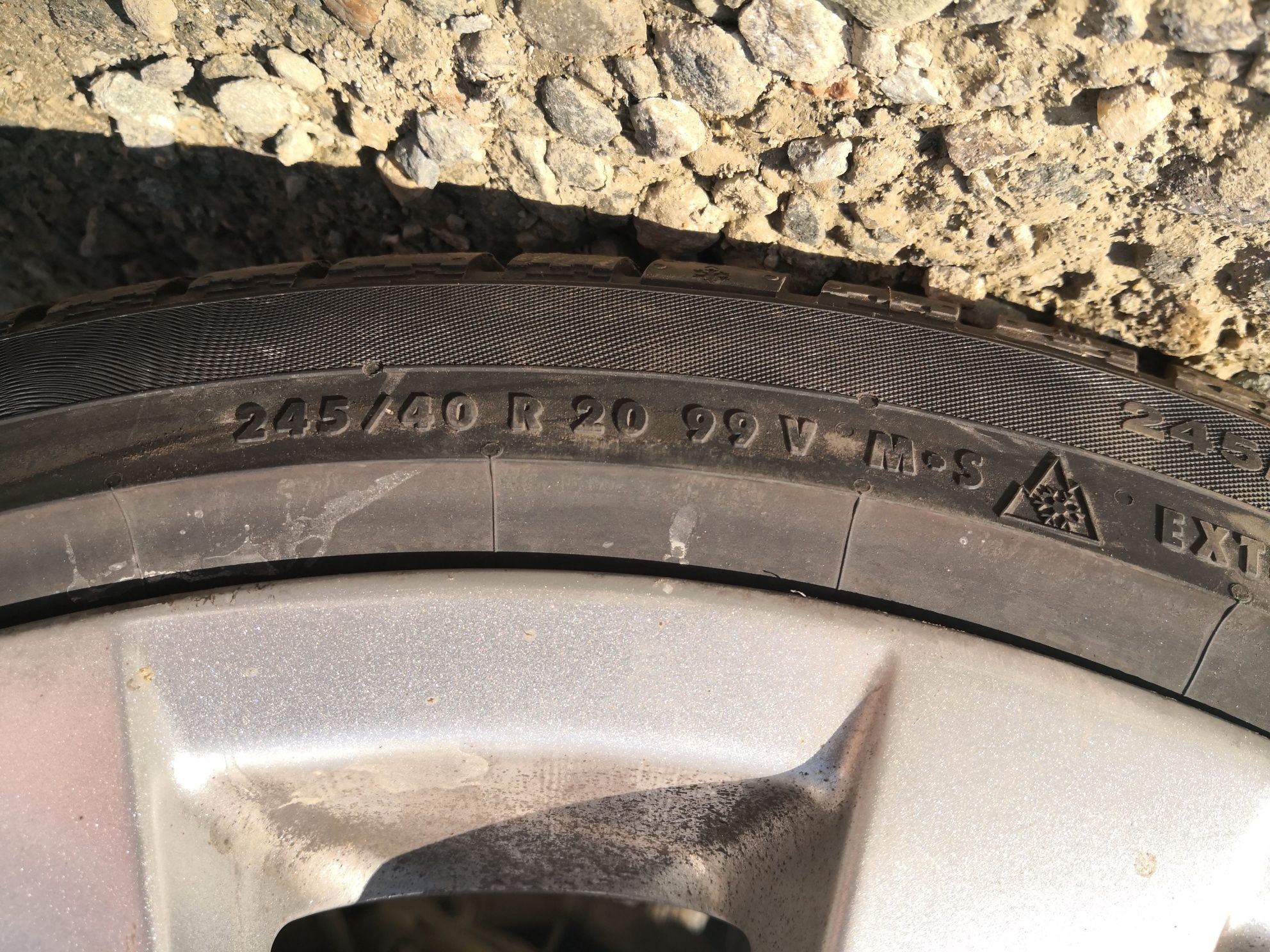 Anvelope iarna CONTINENTAL 245  / 40 R20