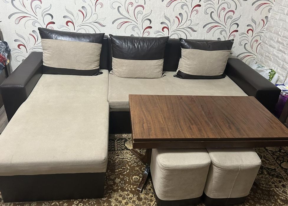 Ъглов диван запазен