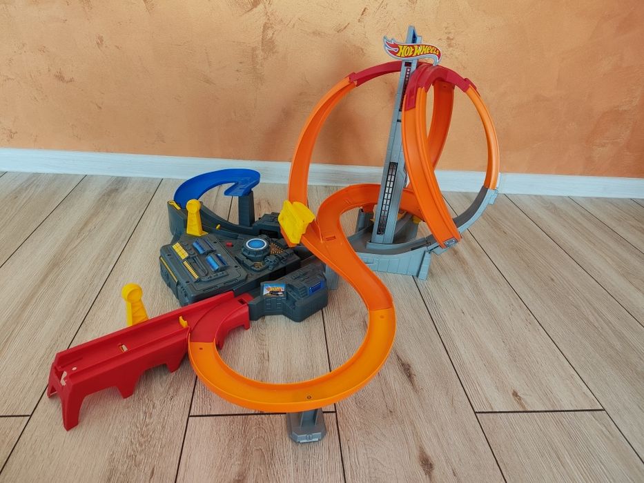Hot Wheels® Spin Storm™