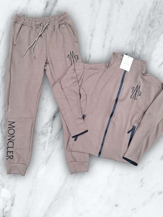 Ватирани дамски екипи moncler