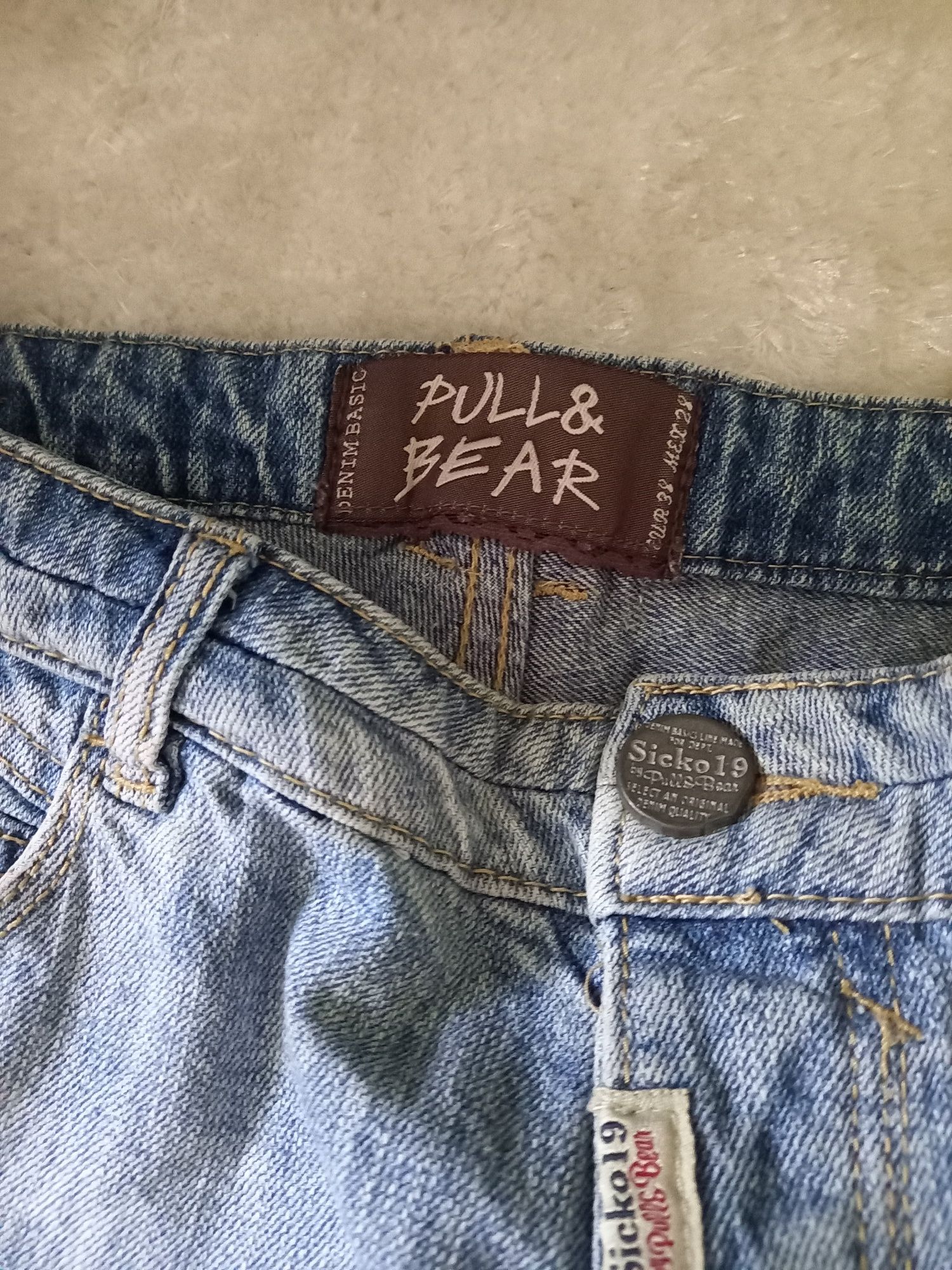 Blugi scurți masura 28 Pull&Bear