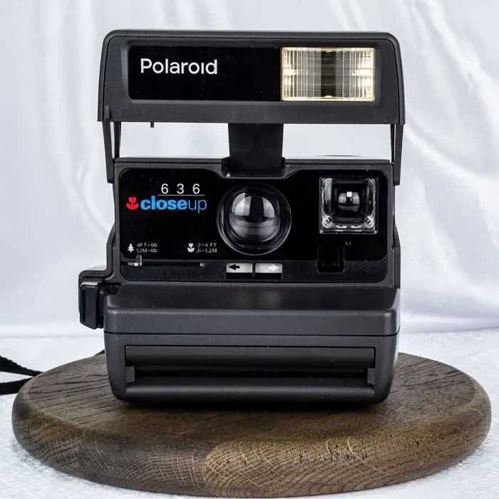 Винтажный фотоаппарат мгновенной печати Polaroid 636 Close Up