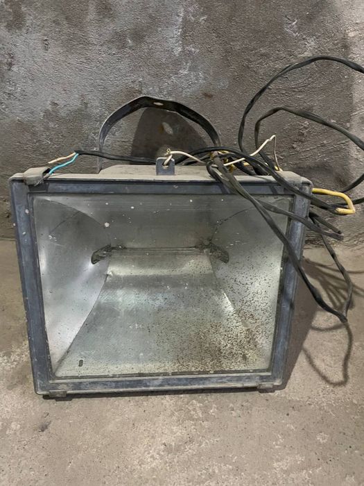 Prajektr sotiladi srochna