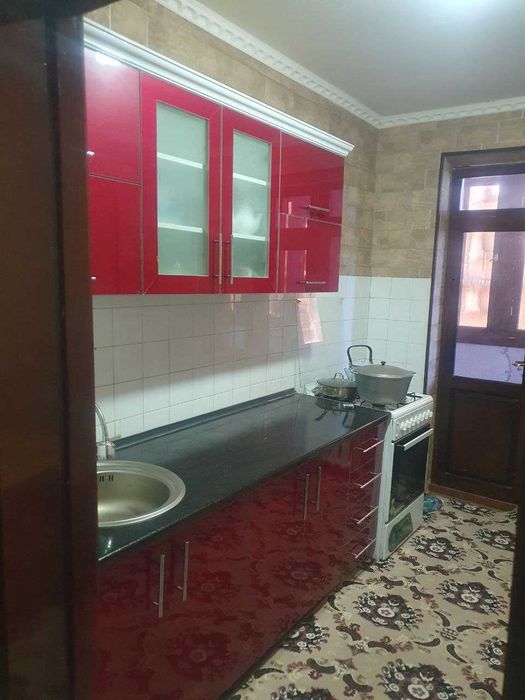 Navoiy Vasxod 3-4-qavat indiski dom. 3 xonali 2 qavatli uy sotiladi.