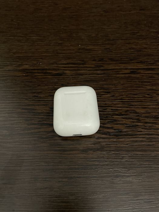 Airpods 1 поколение (на запчасти)