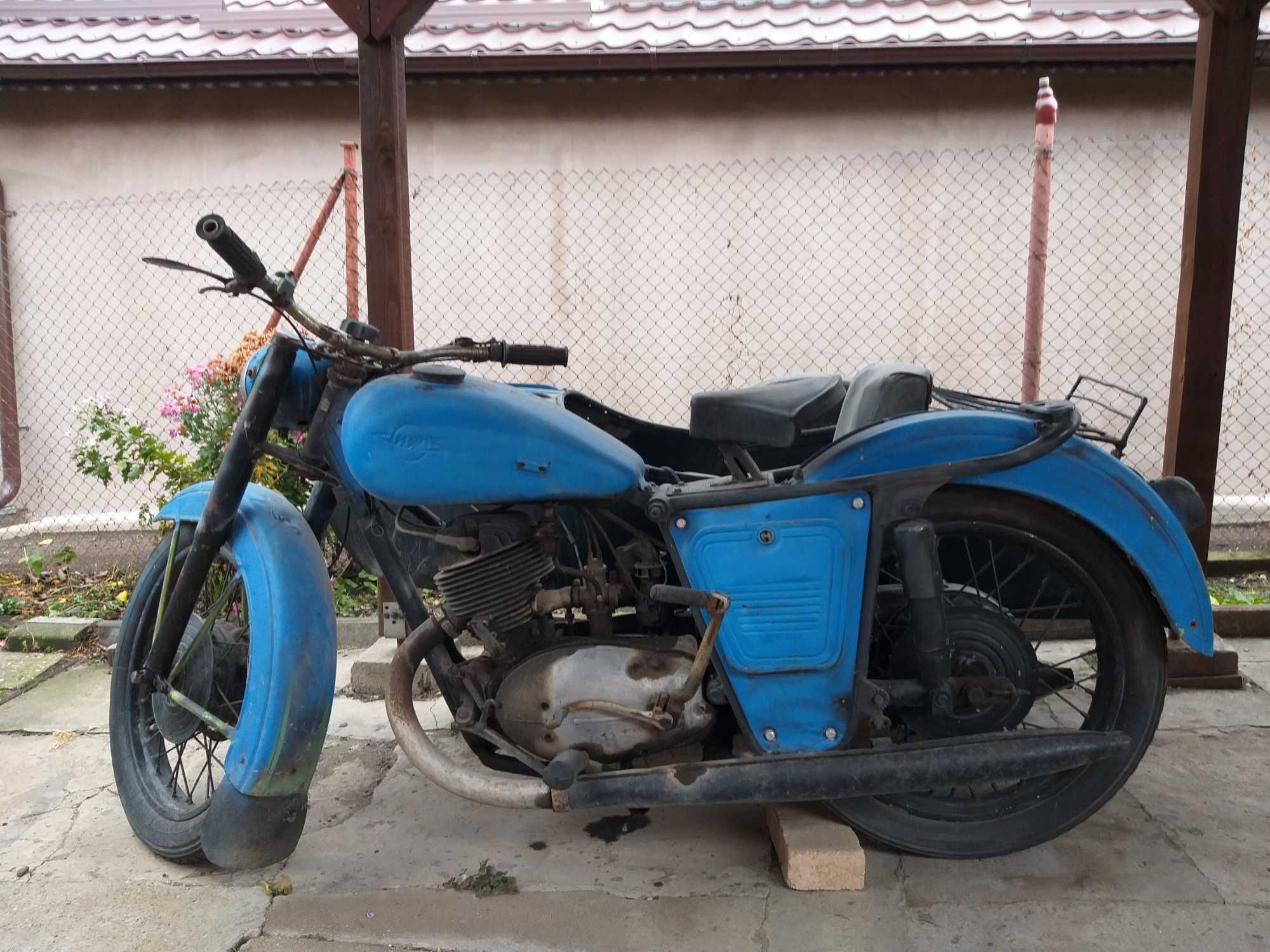 motocicleta Ij fara atas