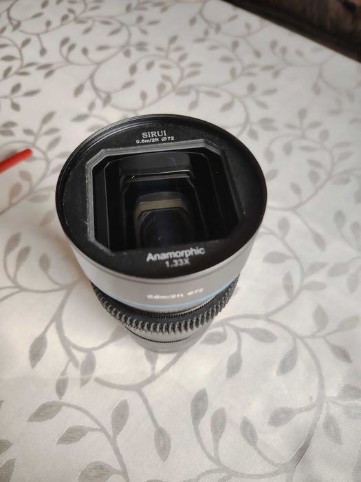 SIRUI 24mm F2.8 1.33x Anamorphic Lens За MFT