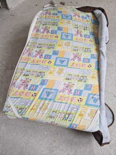 Детско леглоза деца