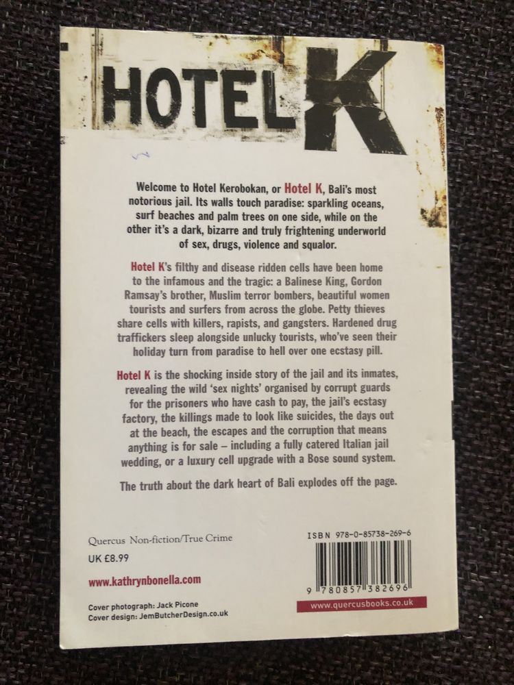 Книга на английском языке Hotel K by Kathryn Bonella