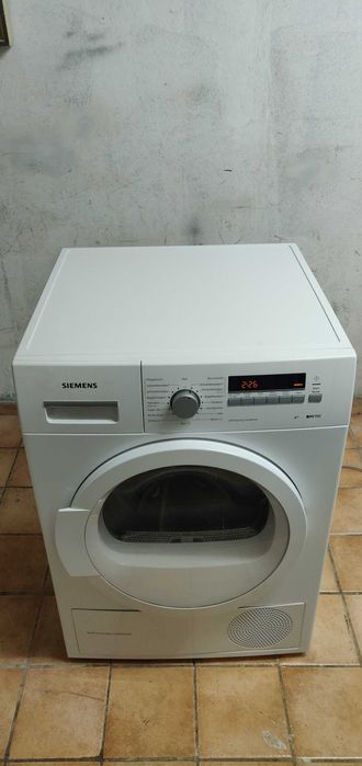 Uscator de rufe / haine Siemens IQ700 cu pompa de caldura A++