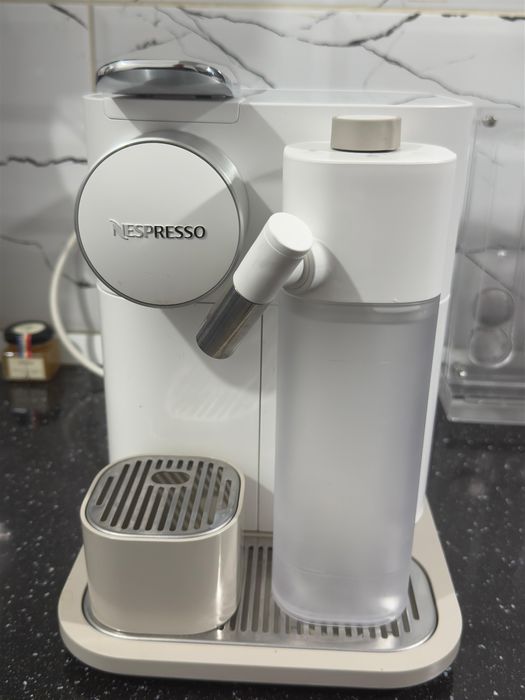 Espressor Gran Latissima Nespresso
