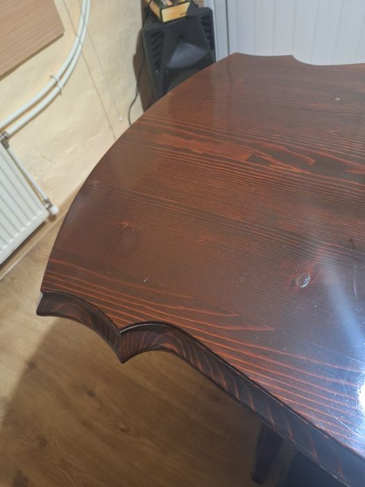 Маса със столове