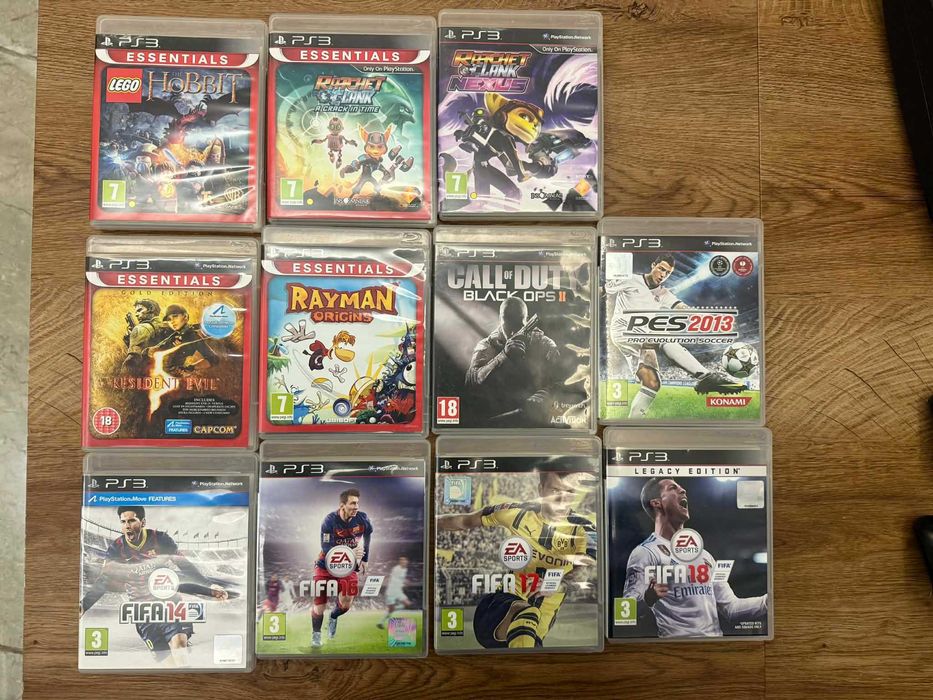 PlayStation 3 + 2 джойстика + 13 оригинални игри Перфектен комплект