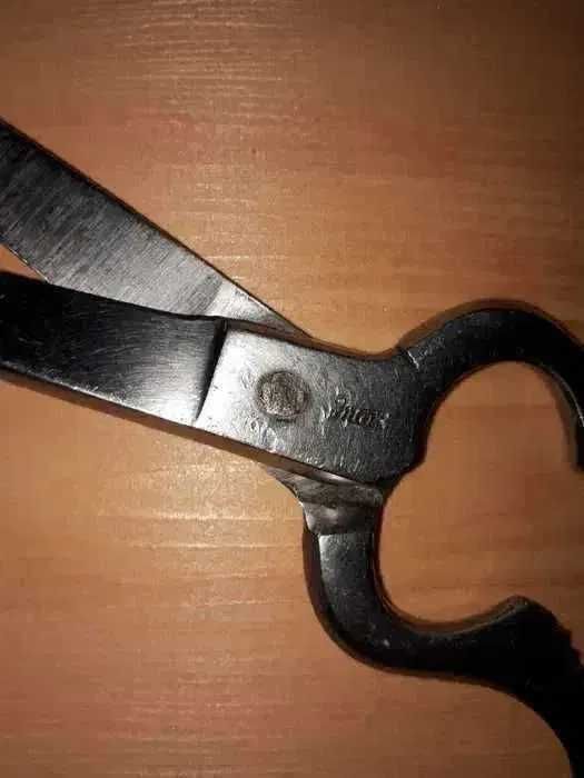 Veche foarfeca de croitorie