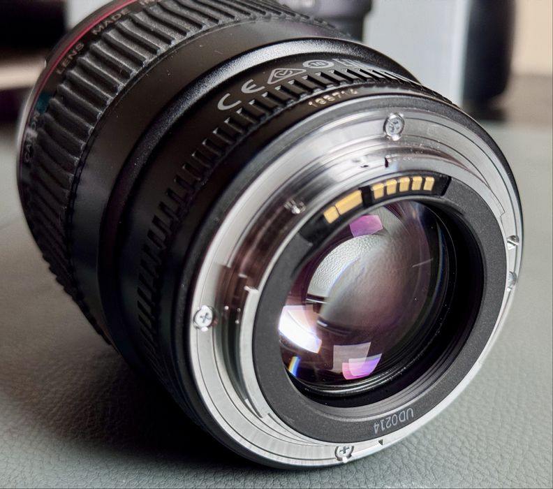 Canon 35mm f/1.4 L USM – prima versiune + cutie originală
