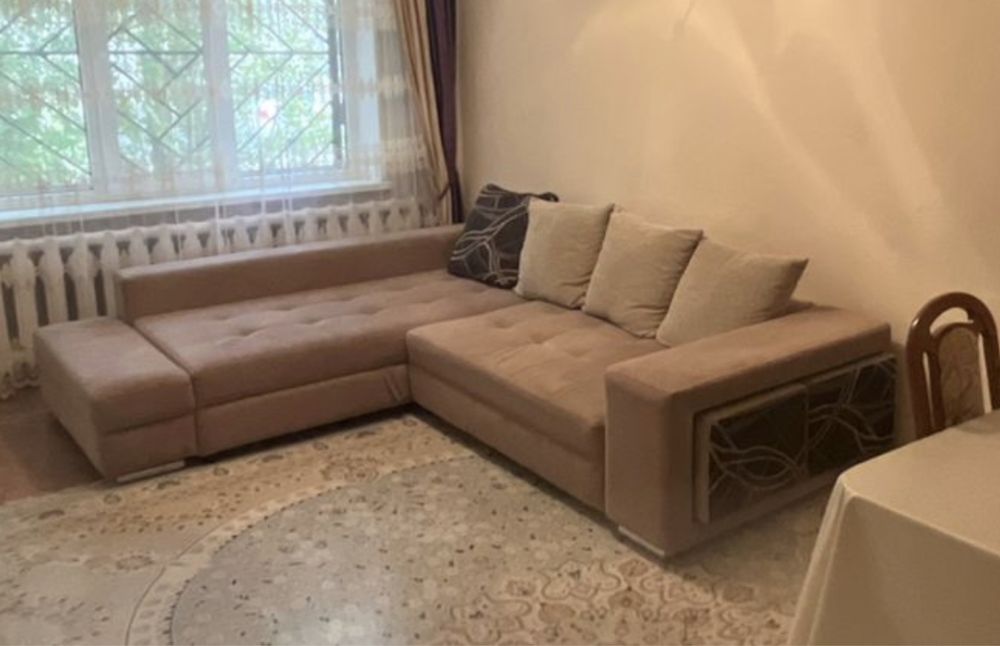 Продаю угловой диван