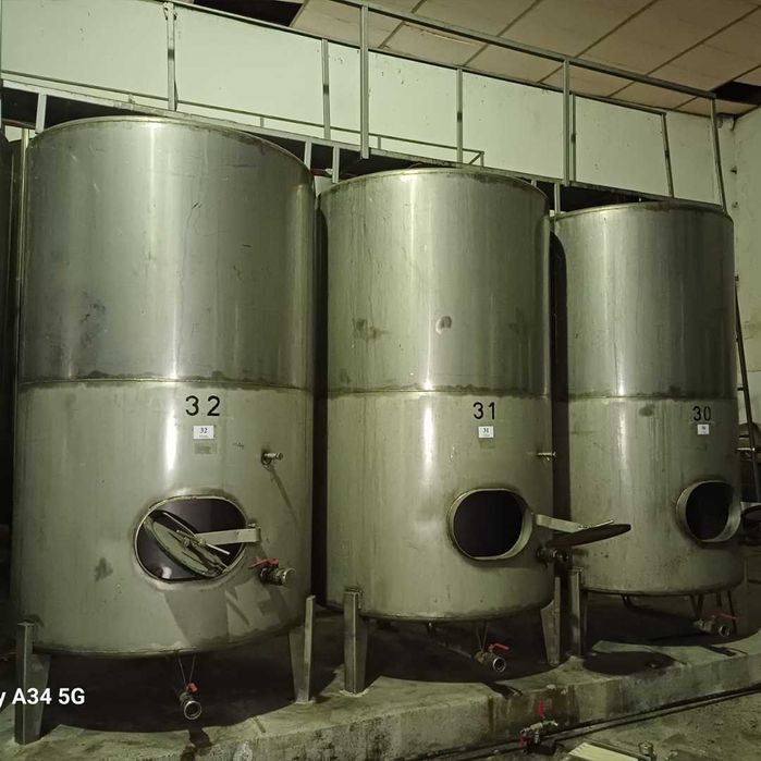 Цистерна от неръждаема стомана, произв. "Родина" с обем 5320 литра