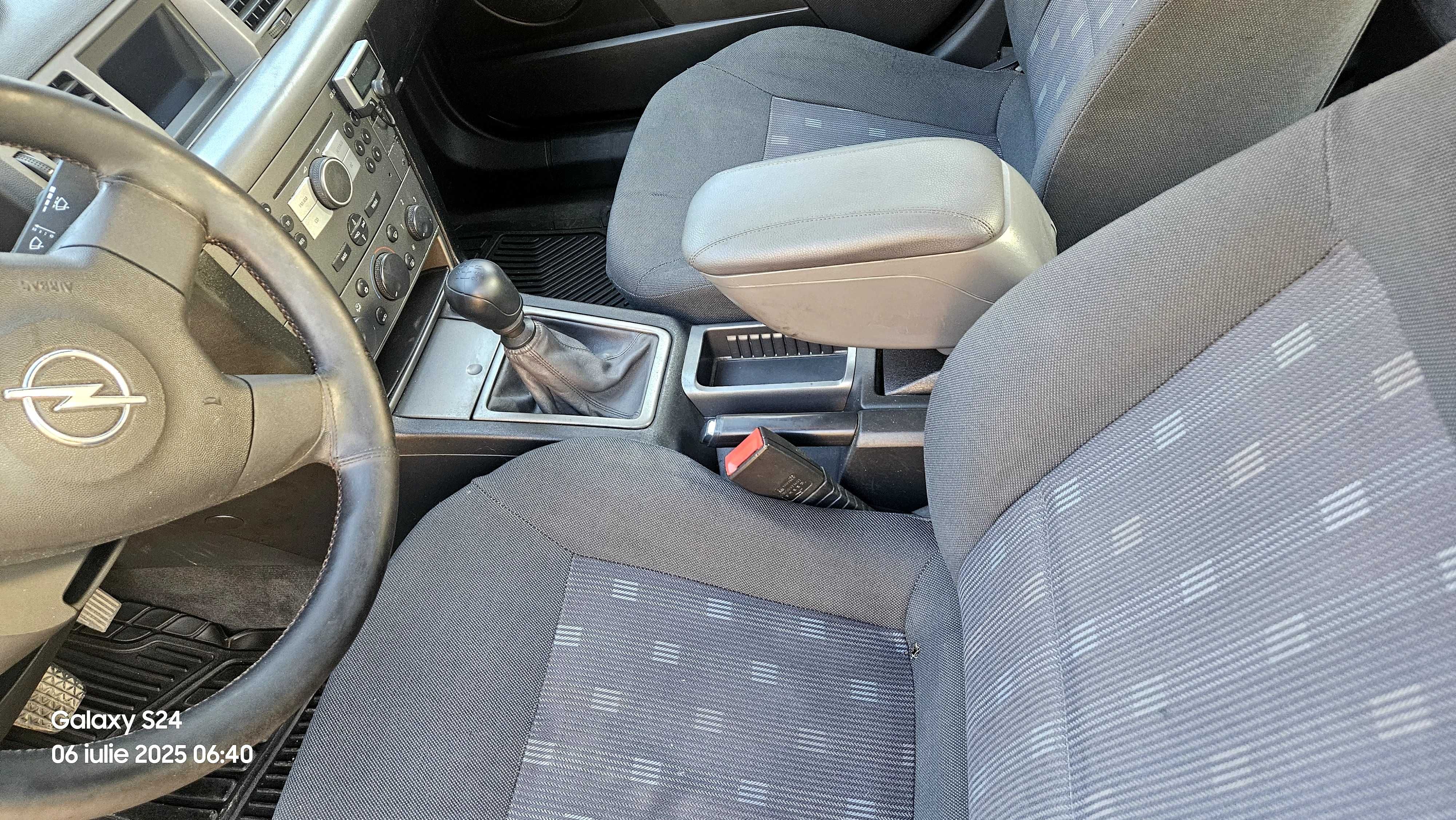 Opel vectra C 2.0. Limuzina
