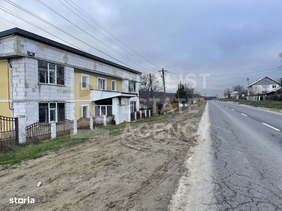 Vânzare, proprietate pe prima linie, Satul Poiana – Iași