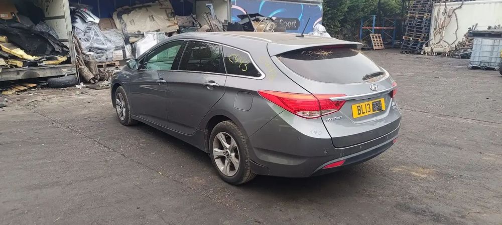 Dezmembrari / Dezmembrez Hyundai i40 1.7 D4FD cutie viteze manuală 6 trepte cod culoare TITANIUM SILVER