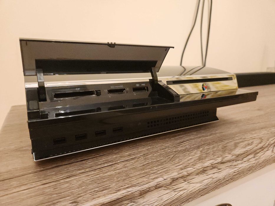 PlayStation 3 (PS3) 60GB (CECHC04) Modat, cu delid, Backwards Compat.