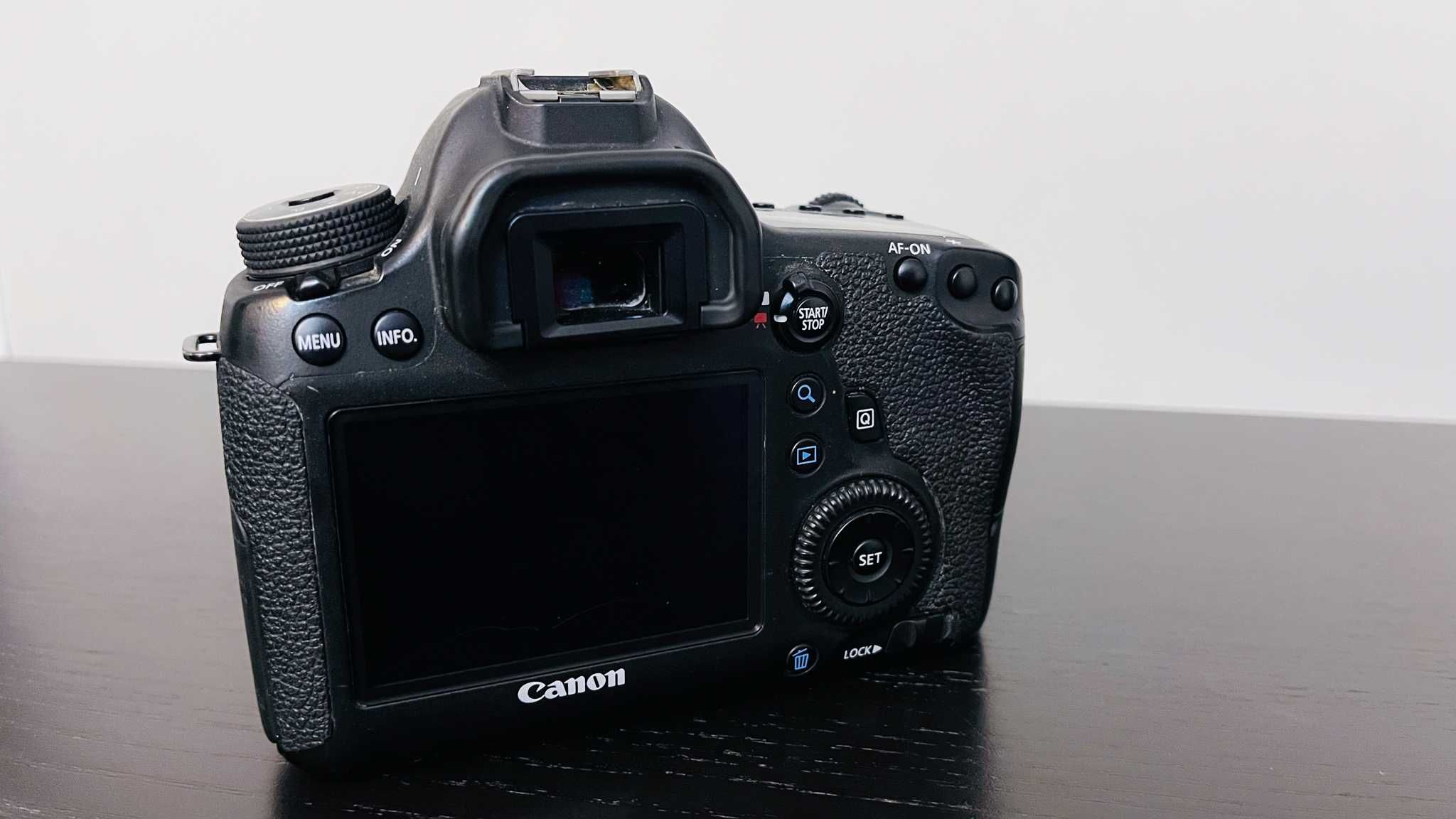 Canon 6D sub 30k cadre + grip + Canon 100mm 2.8