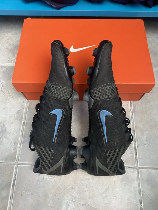 Ghete de Fotbal Nike Mercurial