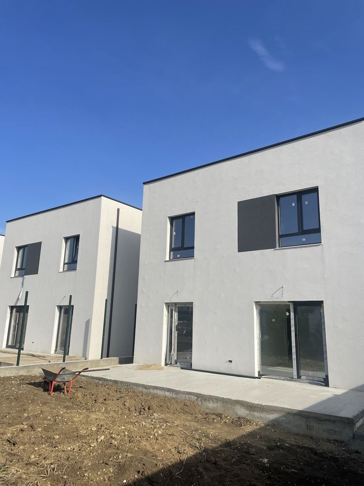 Proprietar vand casa Dumbravita