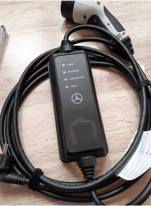 Vând incarcator auto Mercedes