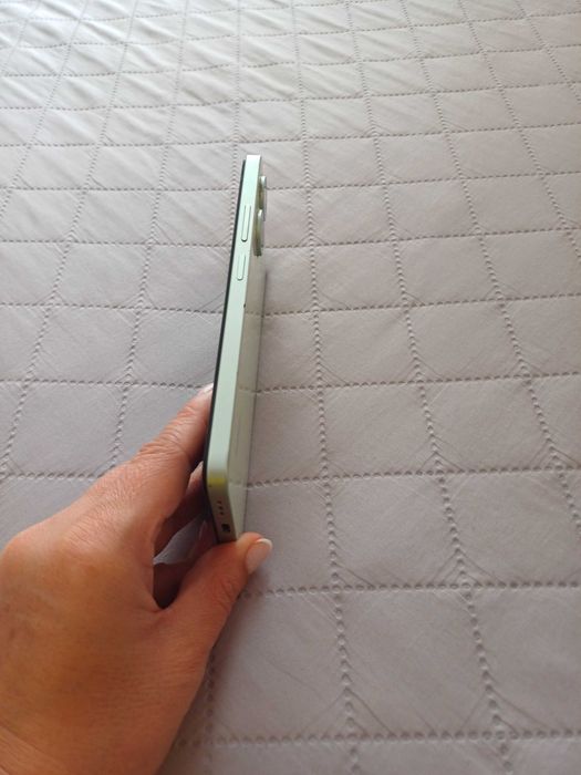 Продава се телефон Xiomi  Redmi 13C